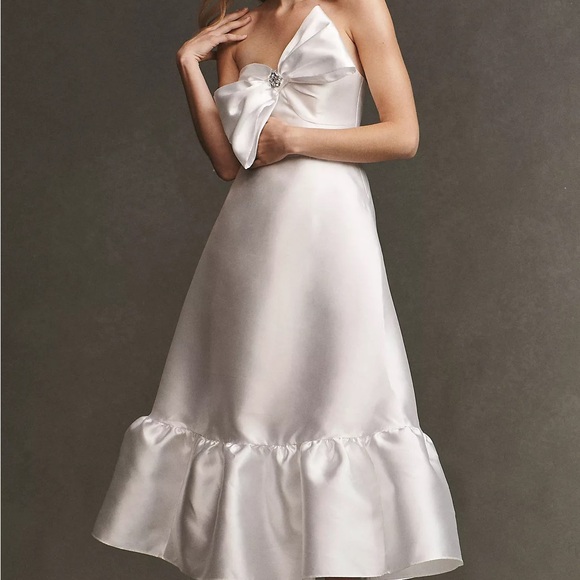 Hutch Dresses & Skirts - NEW Hutch White Strapless Dress with Bow